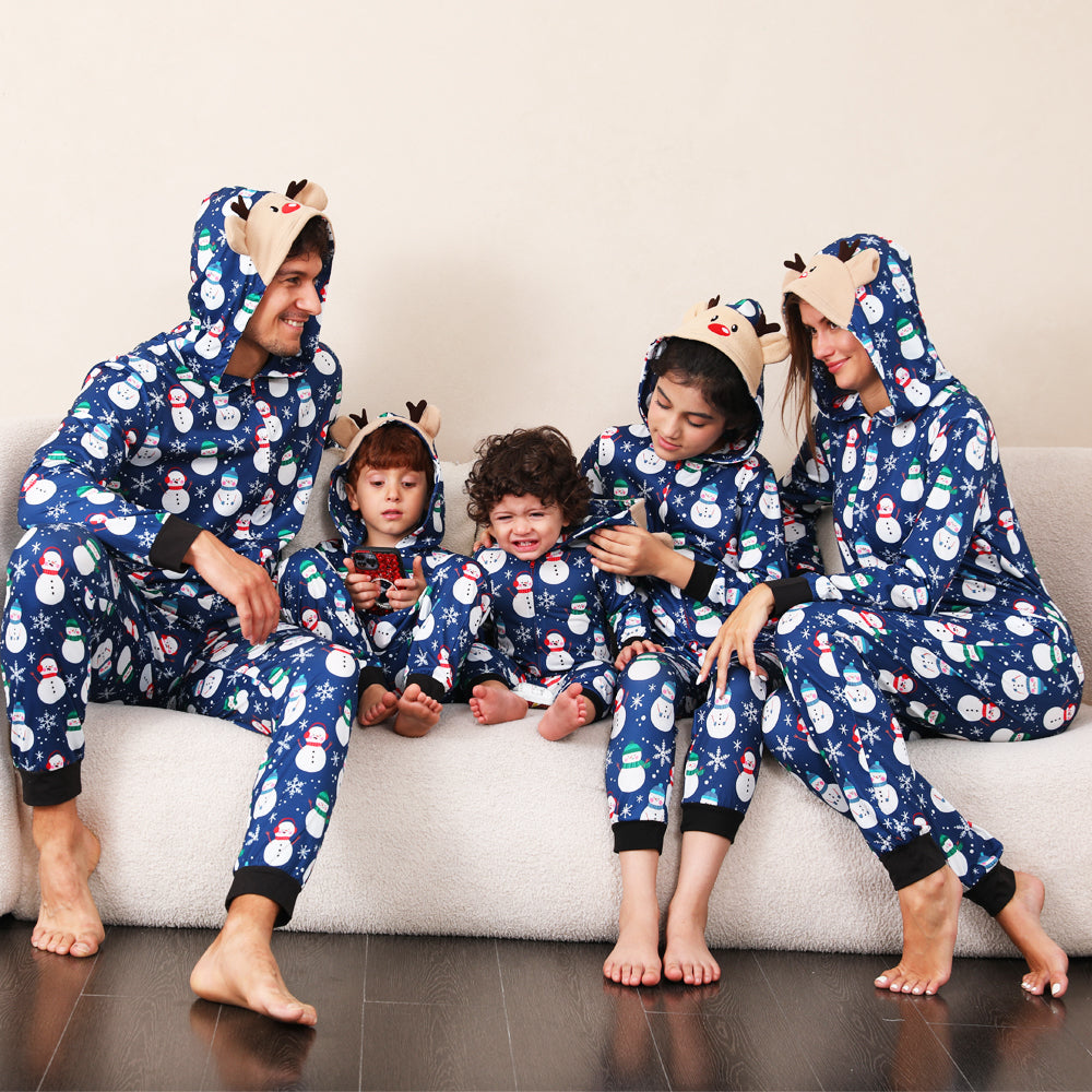 Blauwe Sneeuwman Bijpassende Familie Kerst Pyjama's Onesies