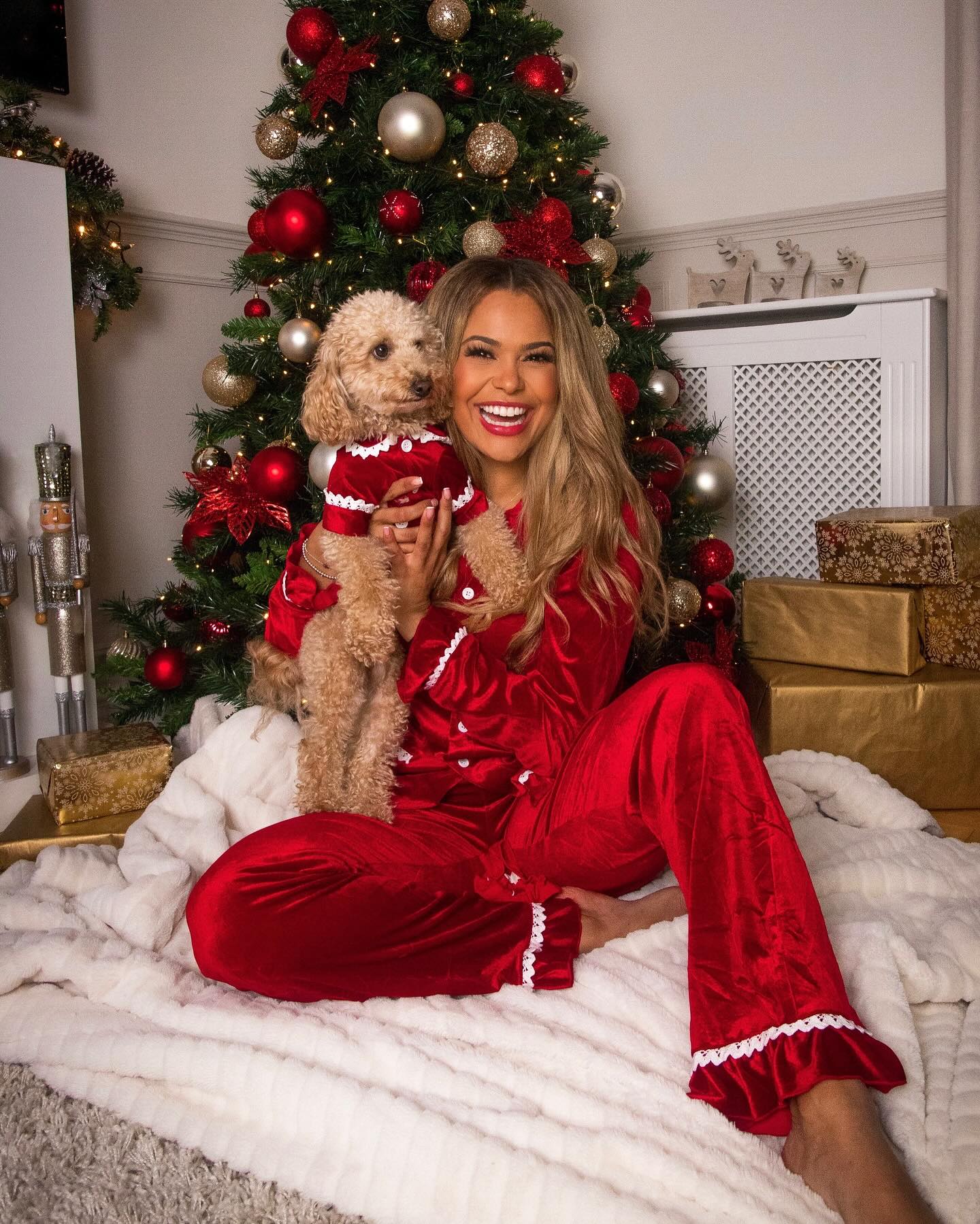 Rode Fluweel Matching Familie Kerst Pyjama's