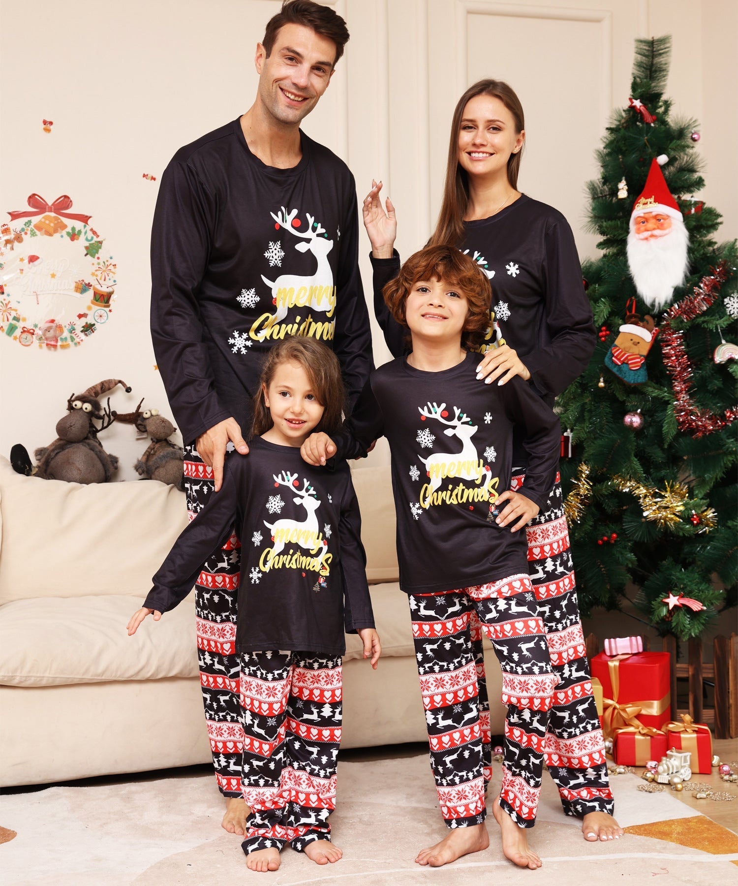 Zwarte Rendier Bijpassende Familie Kerst Pyjama's - Inclusief Honden Pyjama
