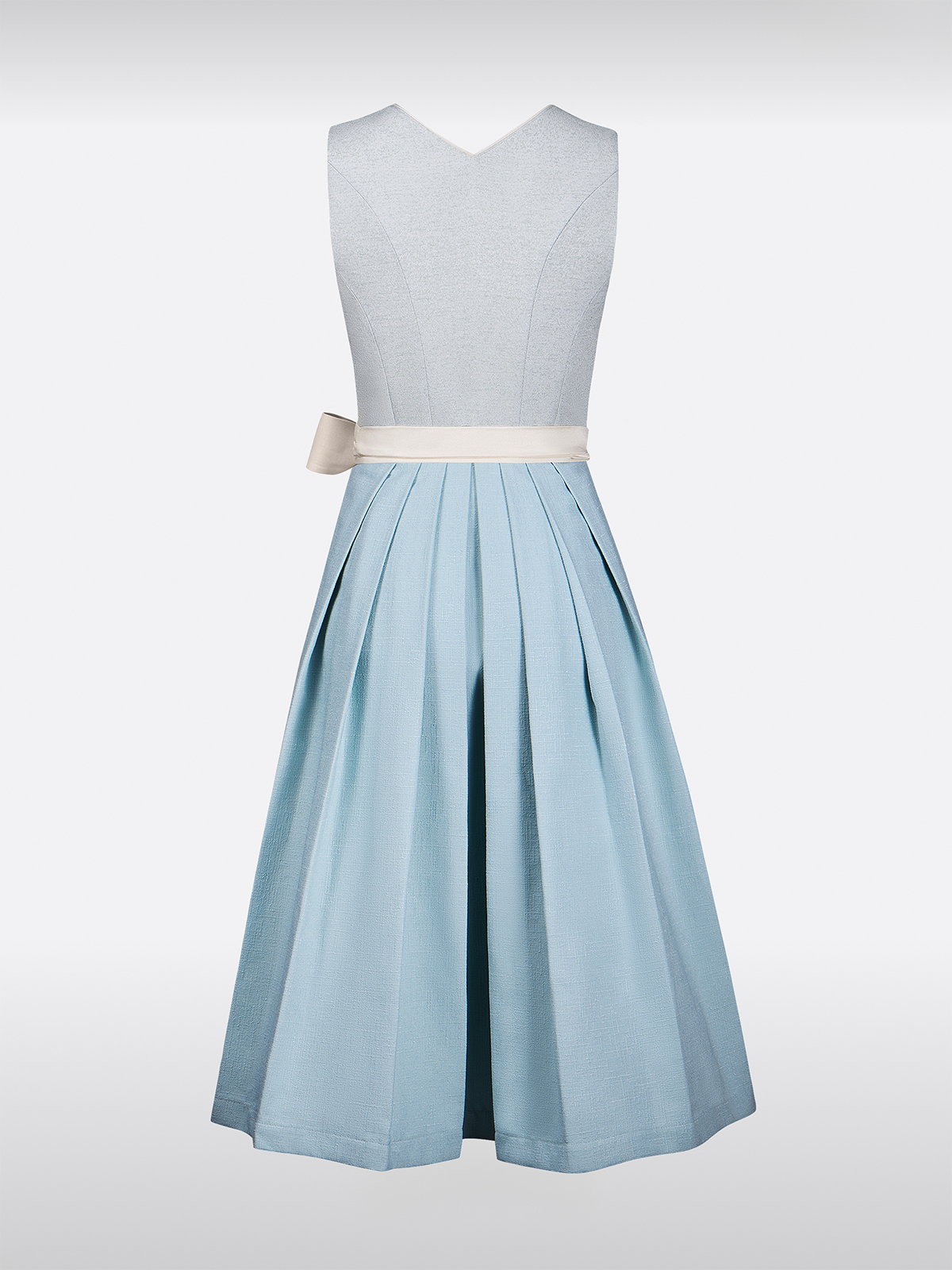 Blauwe Hartvormige Uitsnijding Met Knopen Gelaagd Dirndl