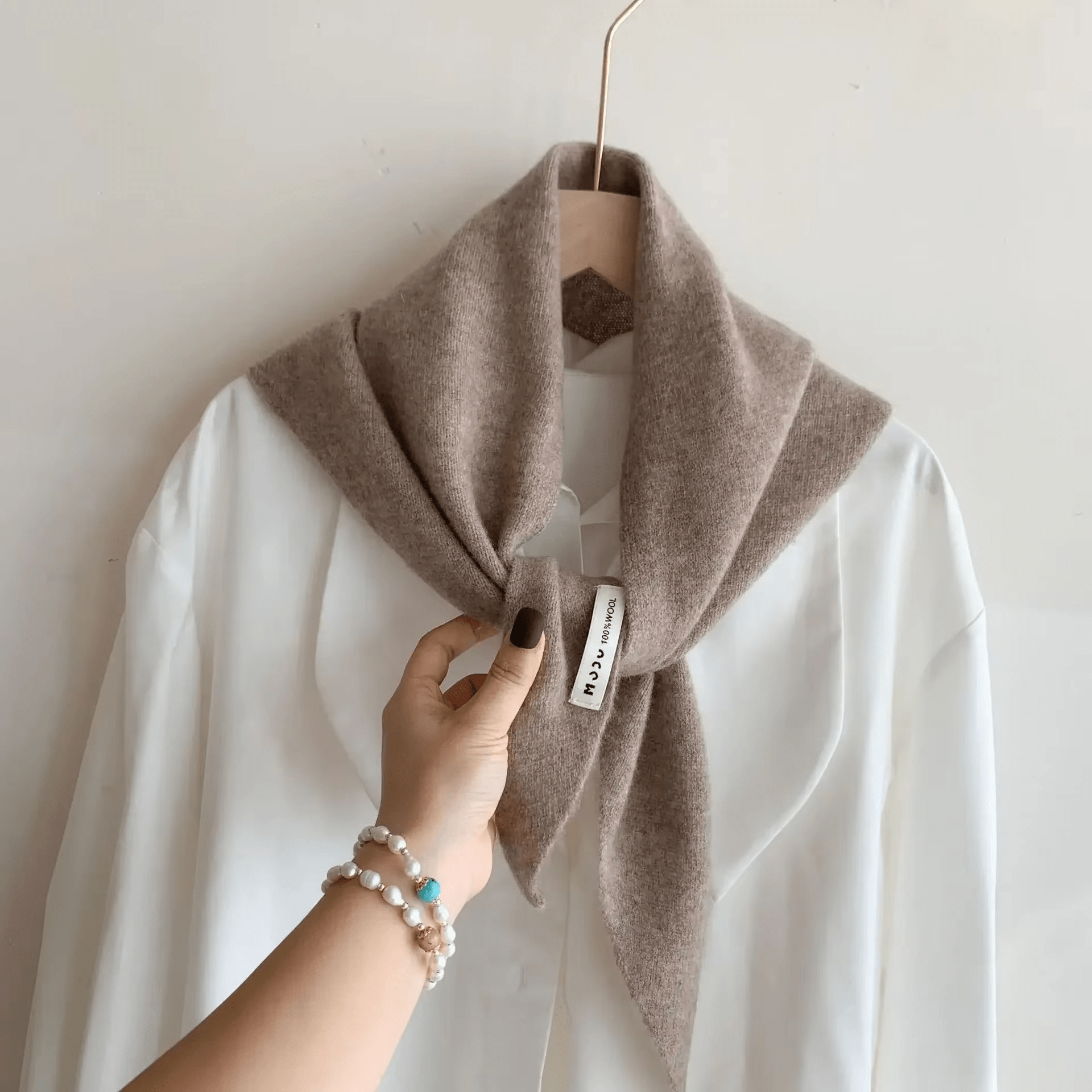 WolWeef Driehoekige Gebreide Sjaal – Zachte Wolmix Sjaal voor Warmte en Stijl