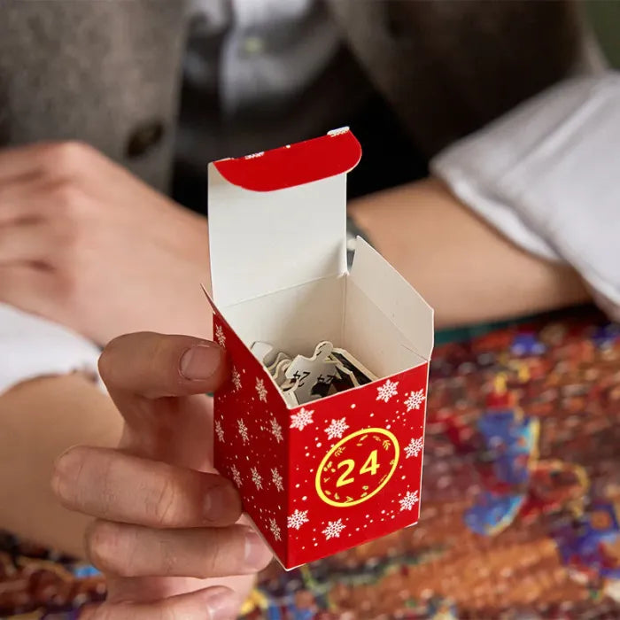 FamilieJoy Adventskalender 2025 | Vervulde verrassingen voor iedereen met Stitch, Voetbal, Puzzels & Kristallen