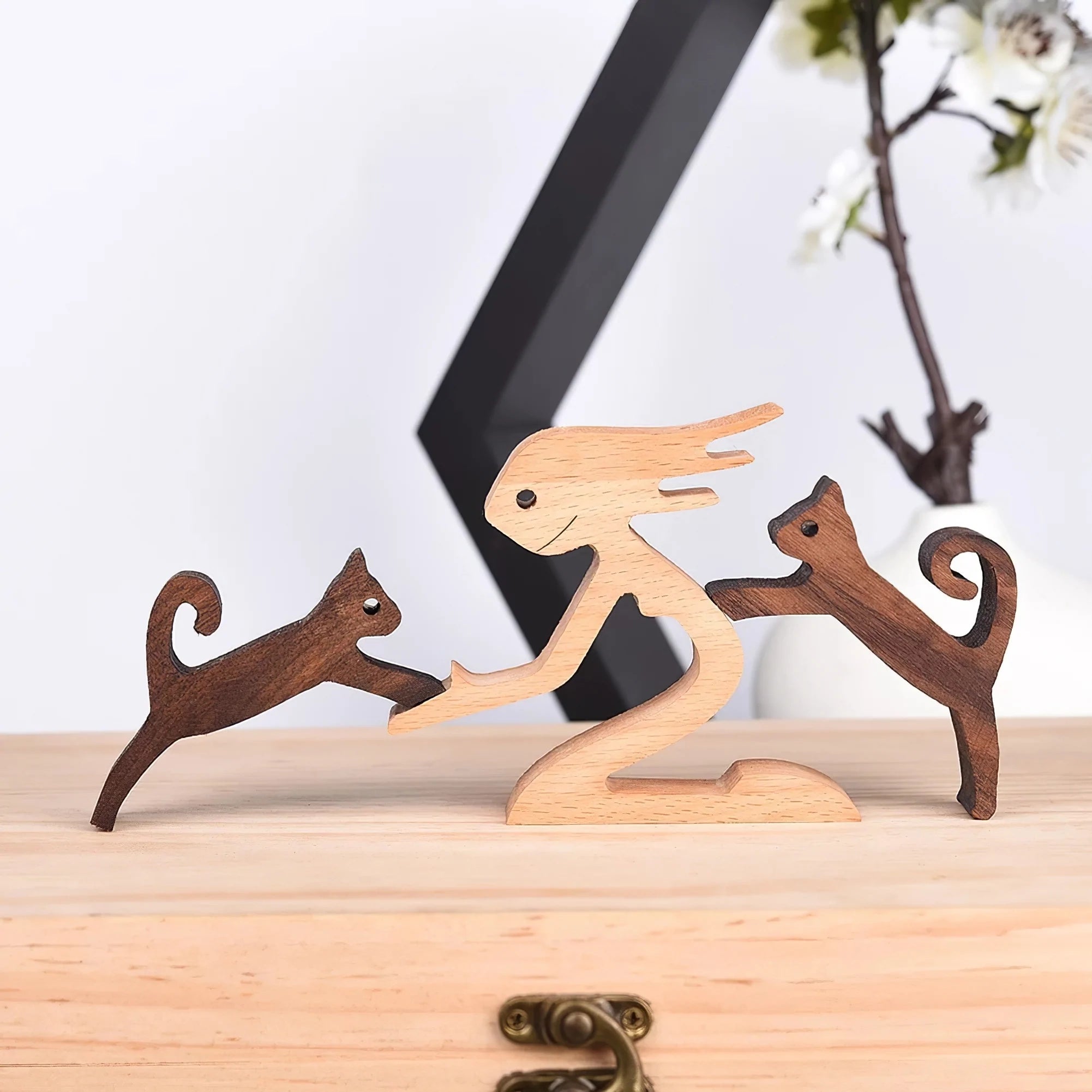 Hand-gegraveerde Houten Dierenfiguren – Milieuvriendelijke Woondecoratie en Uniek Cadeau voor Dierenliefhebbers
