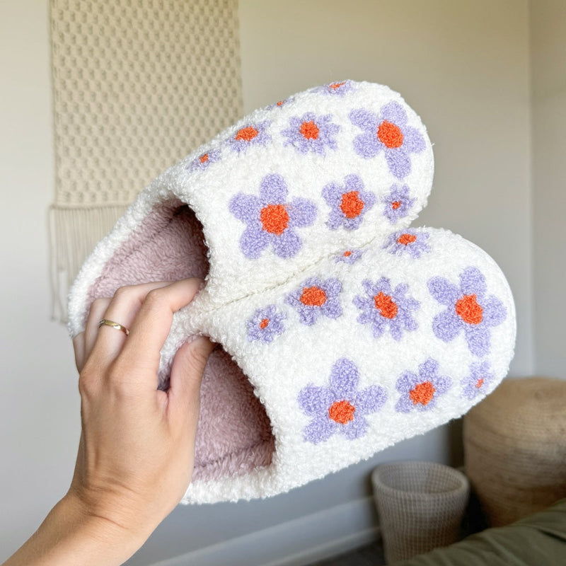BloomStep Huisschoenen – Comfortabele Slippers met Bloemenpatroon & Antislipzool