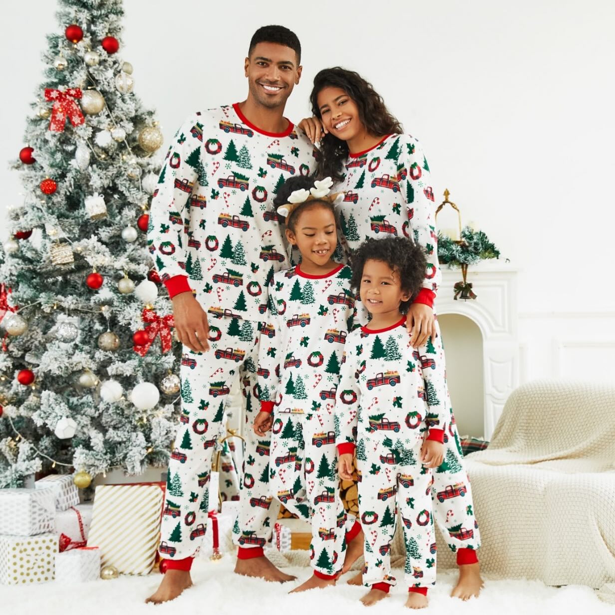 Schattige Kerstboom Truck Bijpassende Familie Kerst Pyjama's
