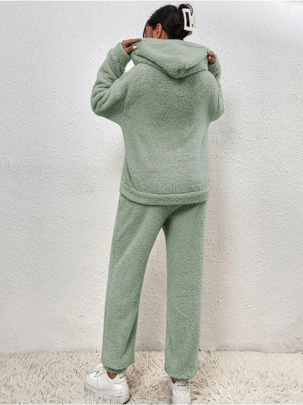 CozyTeddy Lounge Set – Warme Hoodie en Broek van Zachte Teddy-Stof met Kängurutas