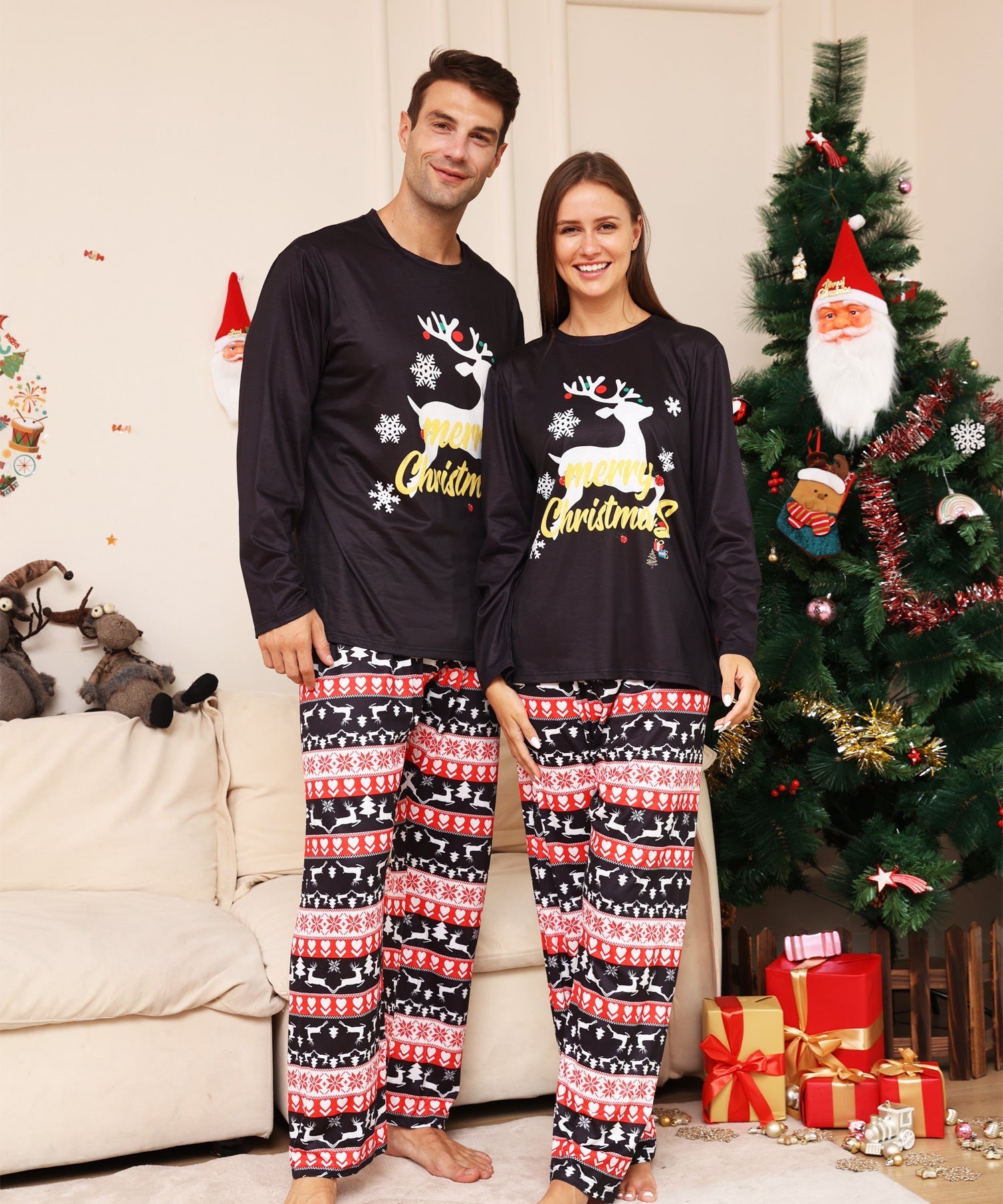 Zwarte Rendier Bijpassende Familie Kerst Pyjama's - Inclusief Honden Pyjama