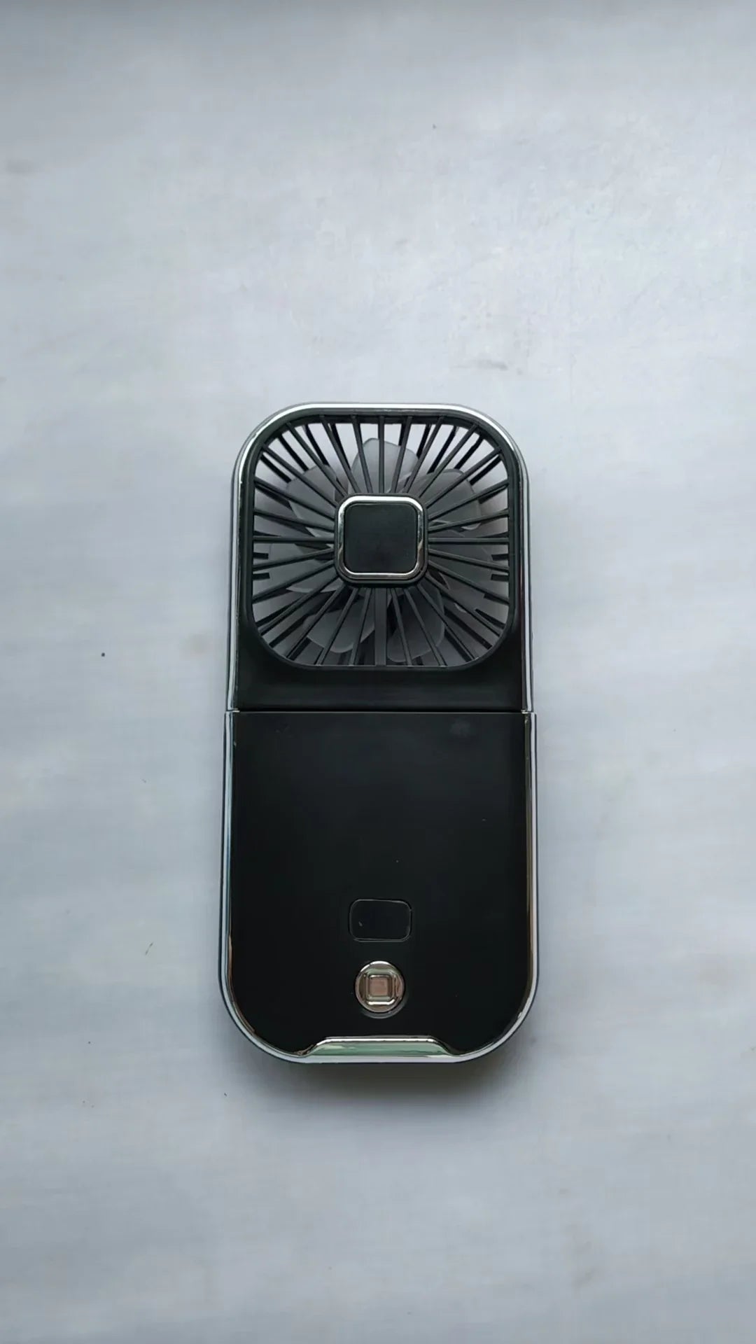 Luftigo Mini USB-Fan | Compact, oplaadbare ventilator met digitale weergave en meerdere windmodi