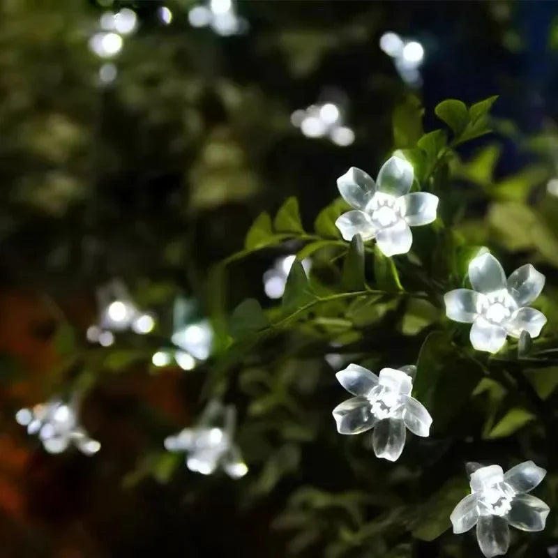 LuxeLumen Tuinbloem | Elegante zonne-energie verlichting voor een betoverende tuin