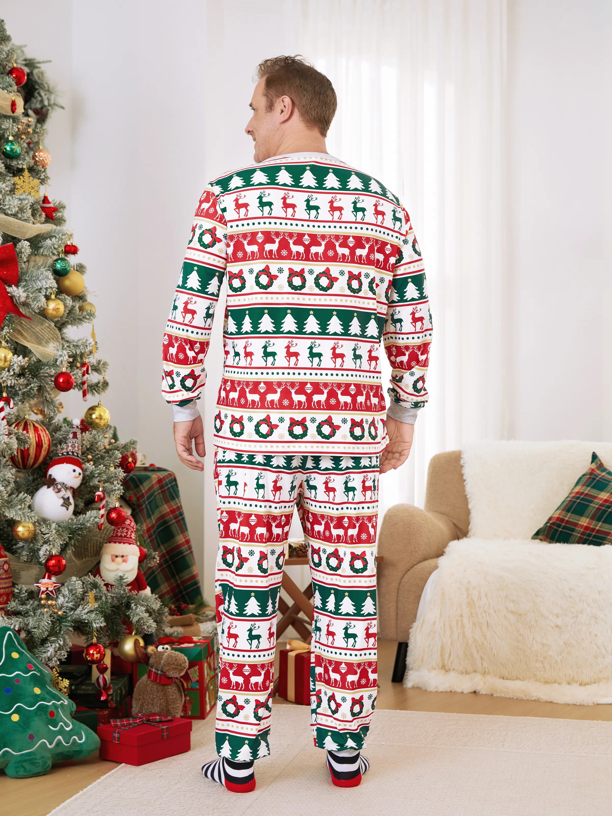 ReindeerJams | Gezinsmatching Kerstpyjama's met Rendier en Kerstboompatroon met ColorBlock Sokken