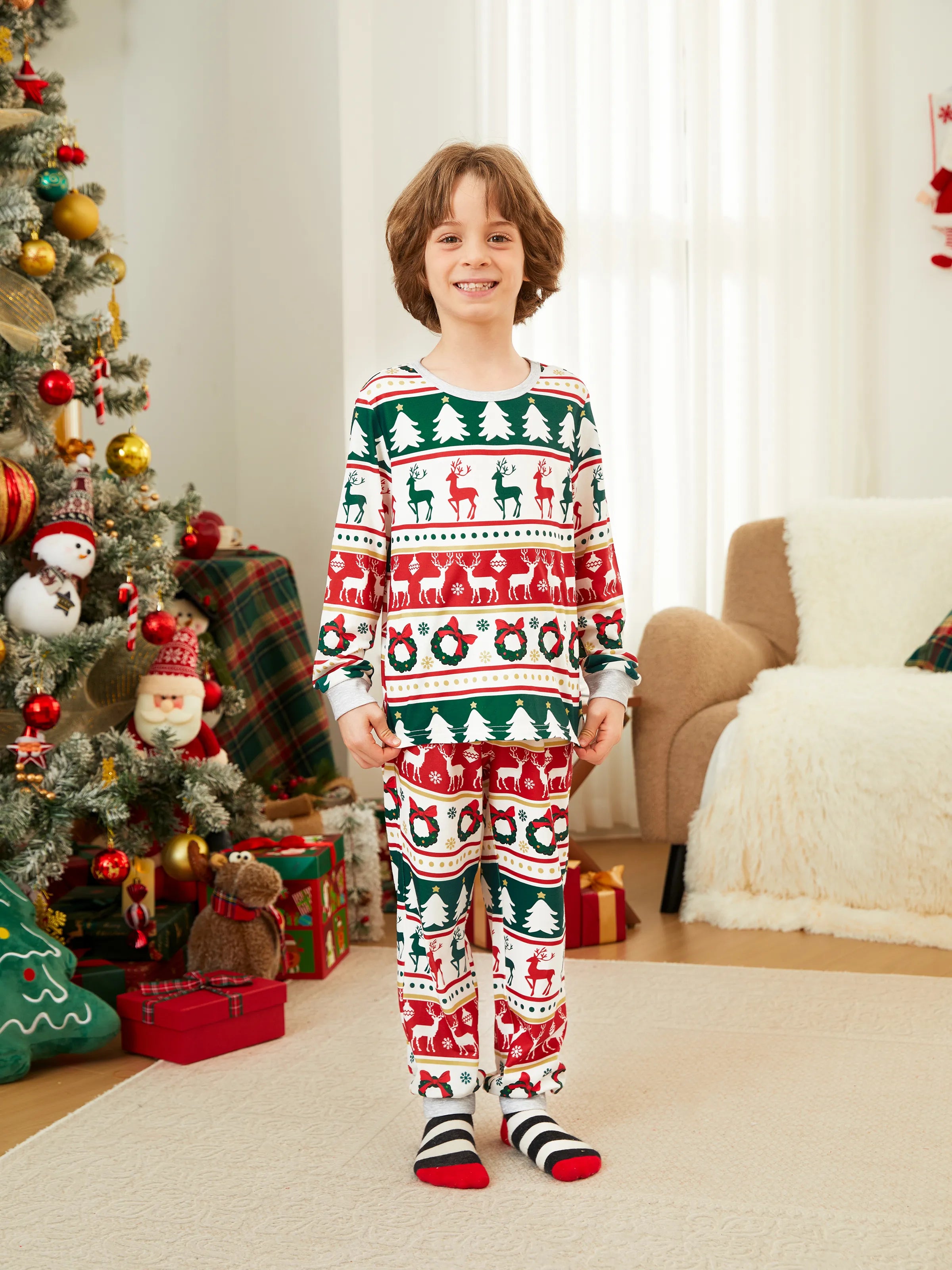 ReindeerJams | Gezinsmatching Kerstpyjama's met Rendier en Kerstboompatroon met ColorBlock Sokken