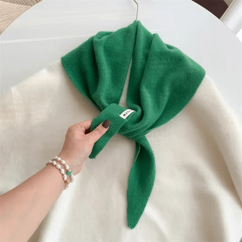 WolWeef Driehoekige Gebreide Sjaal – Zachte Wolmix Sjaal voor Warmte en Stijl