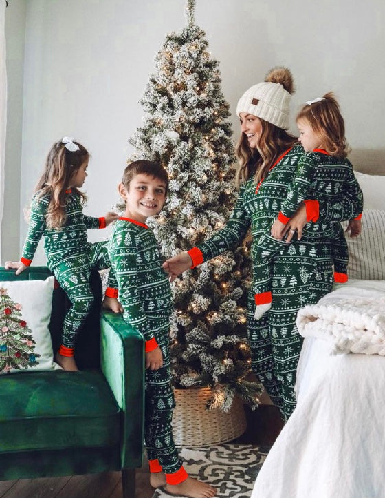 Groene Rendier Matching Familie Kerst Pyjama's | Volwassenen, Kinderen & Hond Pyjama's